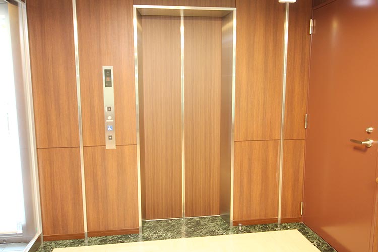 院内エレベーター